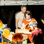 Wonderful WMG volunteers wash dishes. 